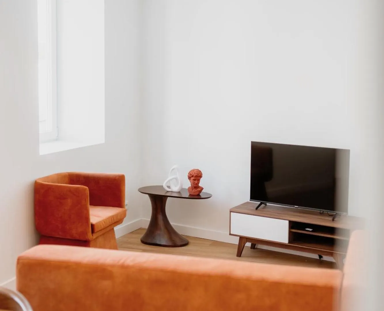 Lisbon Orange House - Elegant Two-Bedroom Apartment Rc E