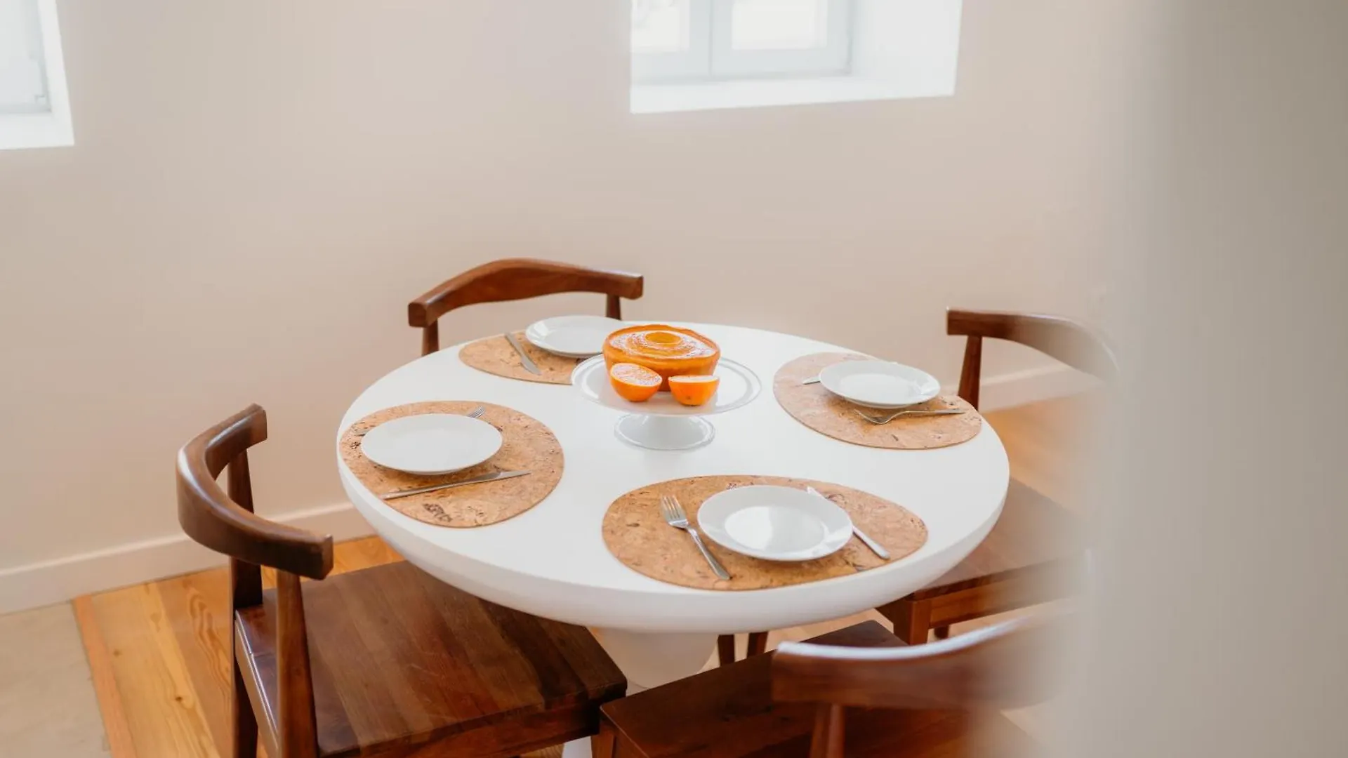 Lisbon Orange House - Elegant Two-Bedroom Apartment Rc E