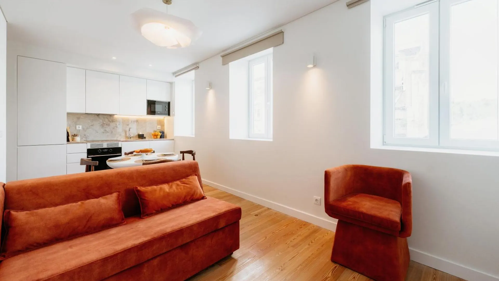 Lisbon Orange House - Elegant Two-Bedroom Apartment Rc E 0*,  Portugal
