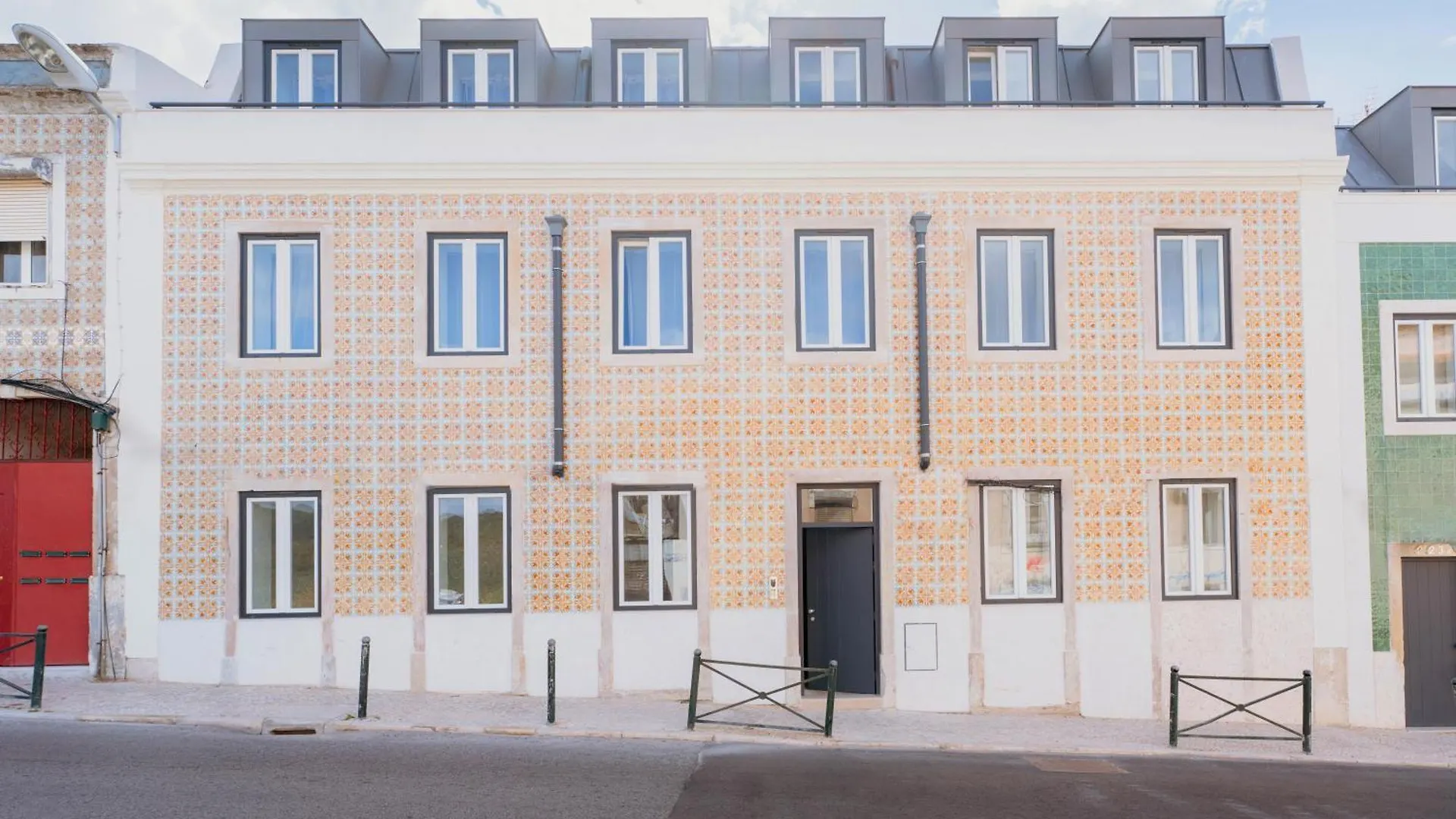 Lisbon Orange House - Elegant Two-Bedroom Apartment Rc E